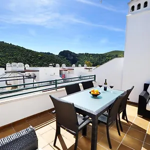 3 Bedroom Townhouse Village Apartment